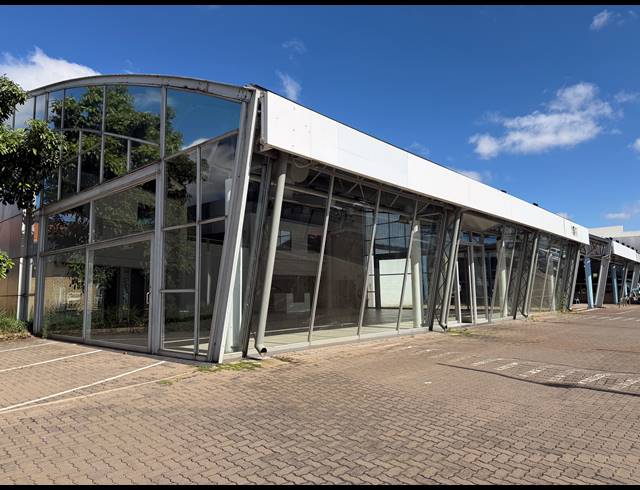 1,840.80M² SHOWROOM TO LET IN BRUMA
